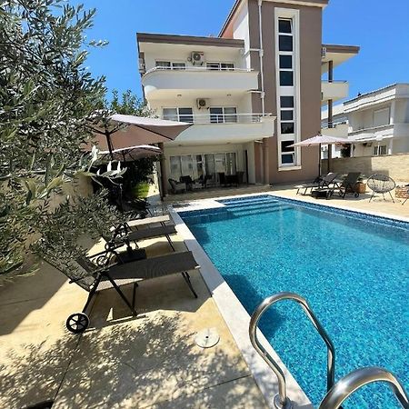 Apartments Harris Ulcinj Buitenkant foto