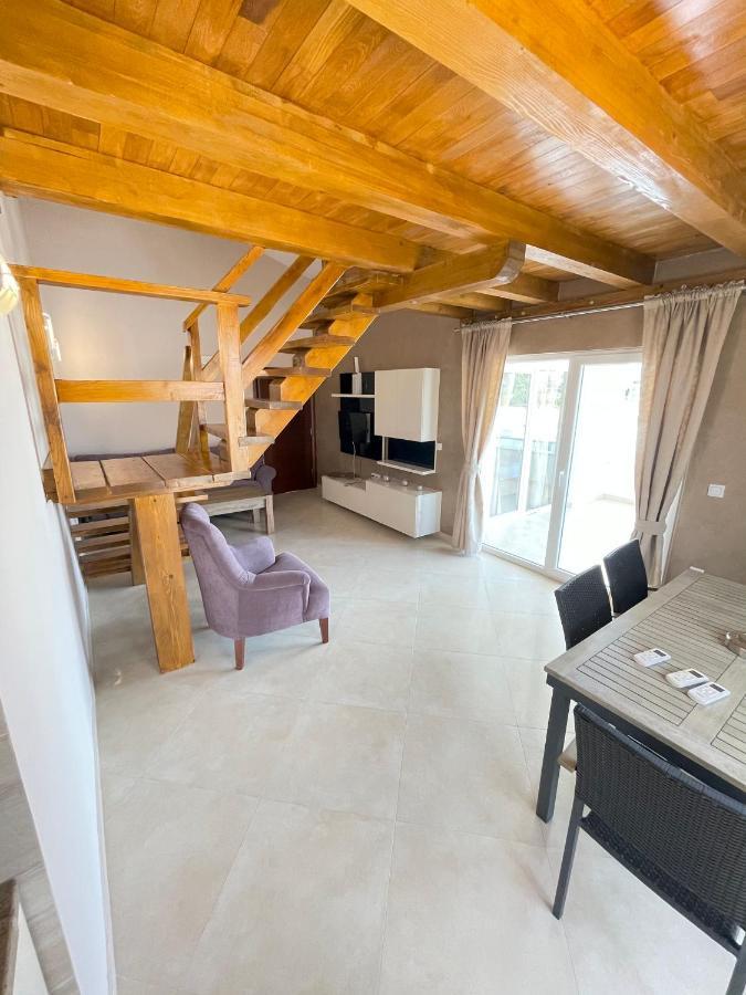 Apartments Harris Ulcinj Buitenkant foto