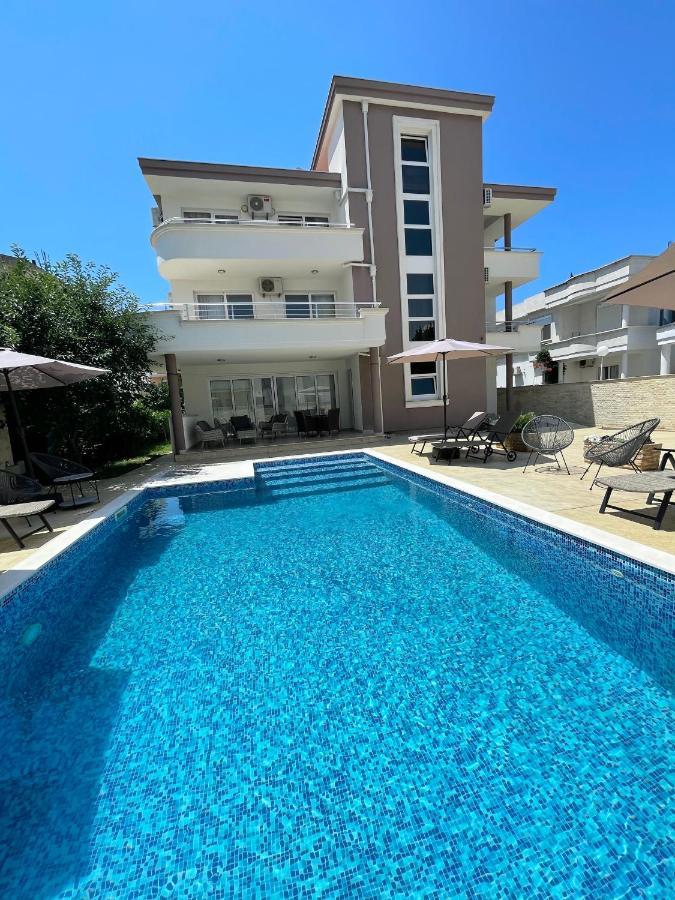 Apartments Harris Ulcinj Buitenkant foto