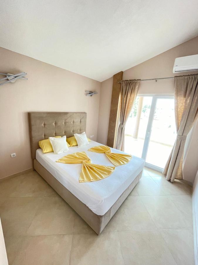 Apartments Harris Ulcinj Buitenkant foto