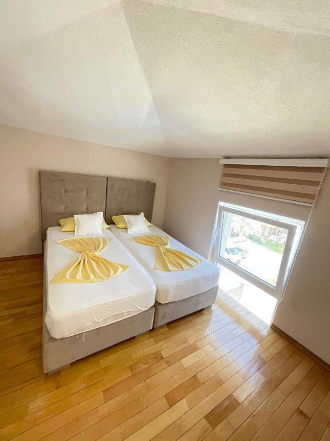 Apartments Harris Ulcinj Buitenkant foto