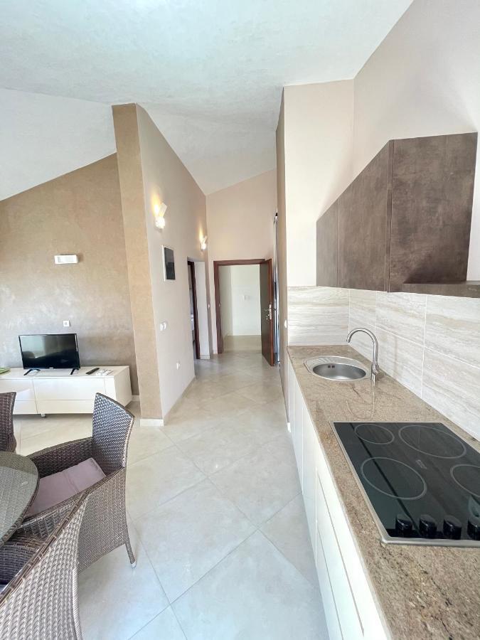 Apartments Harris Ulcinj Buitenkant foto
