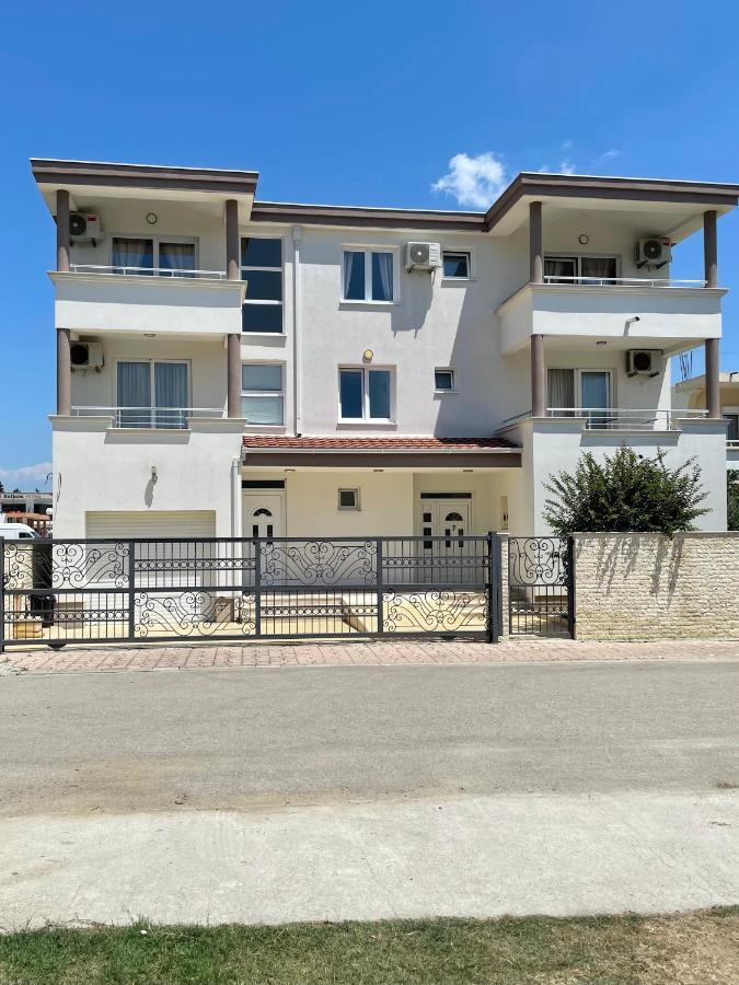 Apartments Harris Ulcinj Buitenkant foto