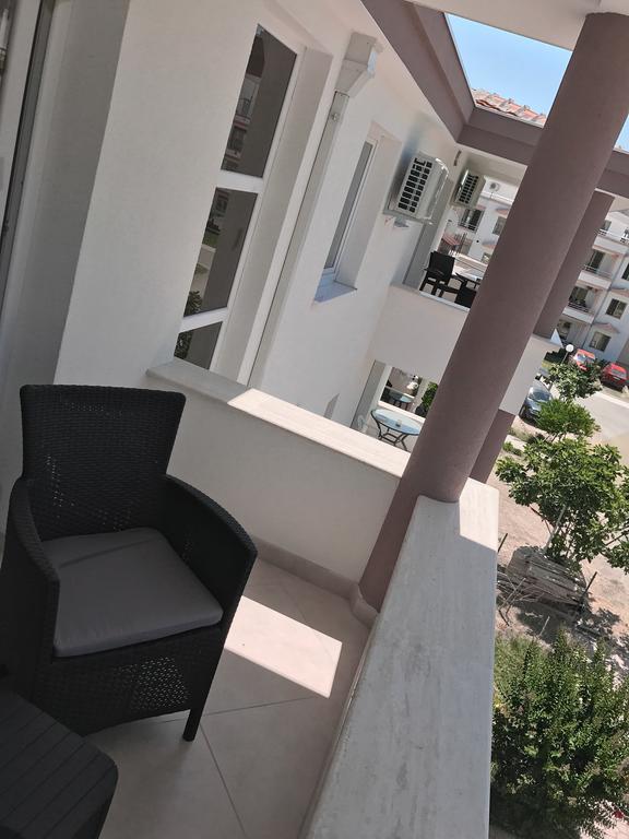 Apartments Harris Ulcinj Buitenkant foto